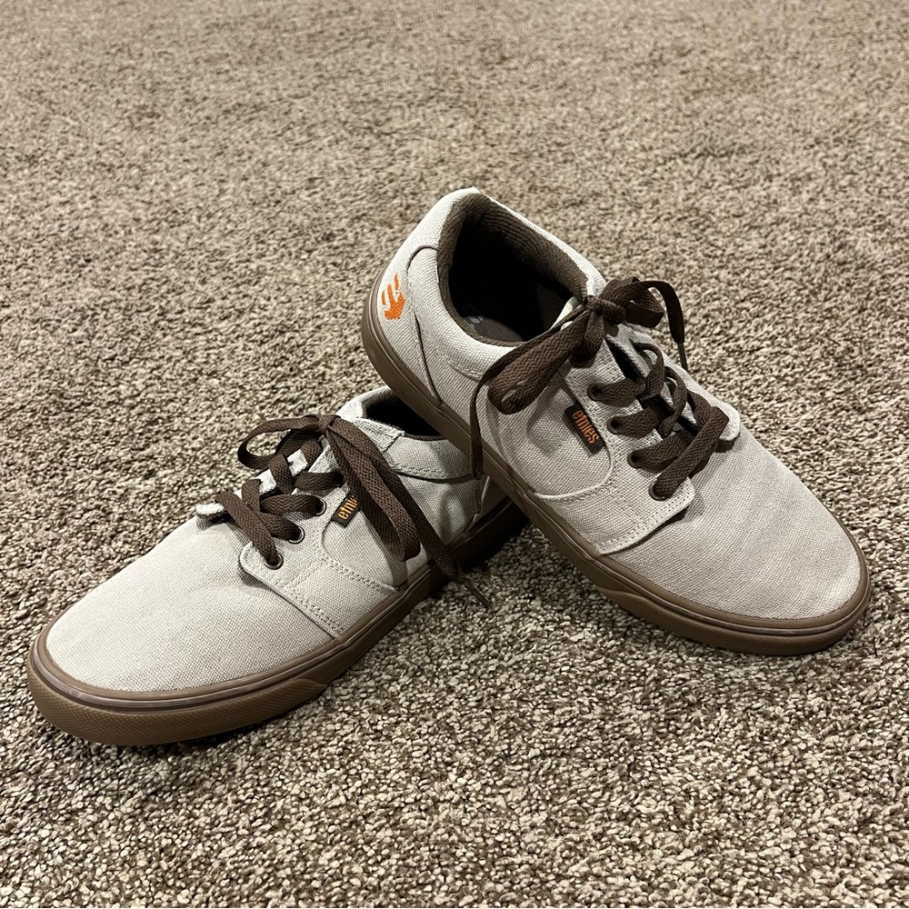 ETNIES Skater Sneakers Mens 8 Brown Tan Skateboarding casual canvas low top EUC